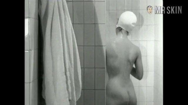 Marie-Hélène Arnaud Nude as Catherine Royer. Breasts, Butt, Bush, underwear. 185504