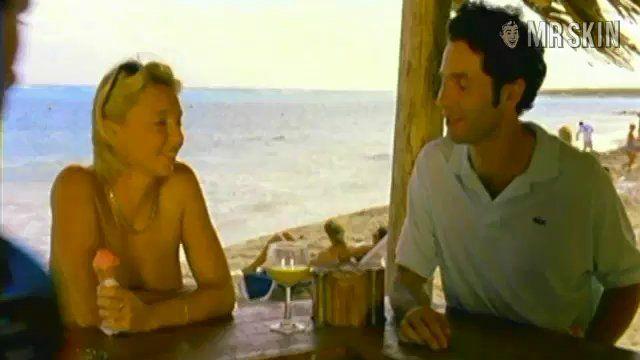 Isabelle Alexis in Les gens en maillot de bain ne sont pas (forcément) superficiels (2001) Breasts Breasts 185230