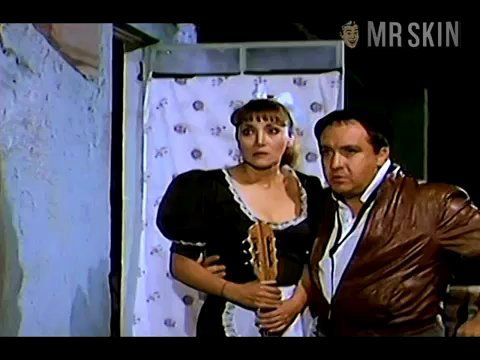 NA from Los gatos de las azoteas Naked. Breasts, Bush, thong*. 199745