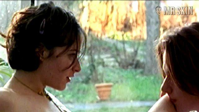 Julie Durand in Du poil sous les roses (2000) Butt Bush Butt 178262