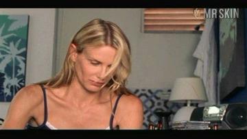 Maggie Gyllenhaal in Casa de Los Babys (2003) Sexy Bikini Sexy 188753