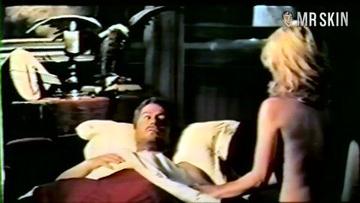Mariangela Melato in Attenti al buffone (1976) Breasts Butt Breasts Butt 177433