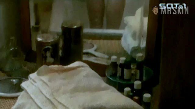 Lisa Martinek Naked in Der Mann von nebenan. Butt, bikini, breasts. 194737