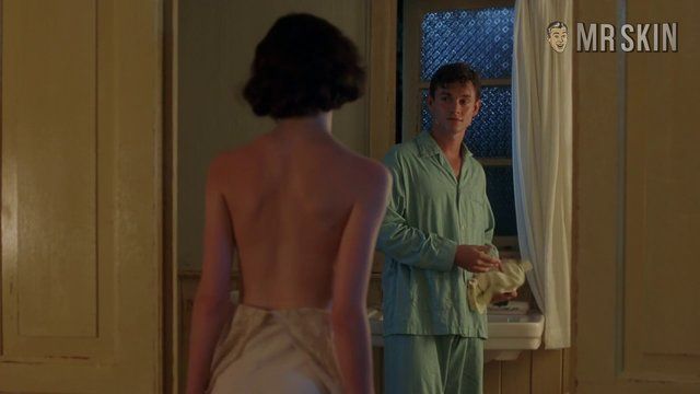 Emily Mortimer Nude as Cecil. Breasts. 193406