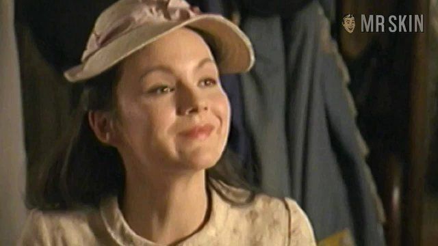 Nudes of Kitty Butler from Tipping the Velvet. Breasts, lesbian. 182160