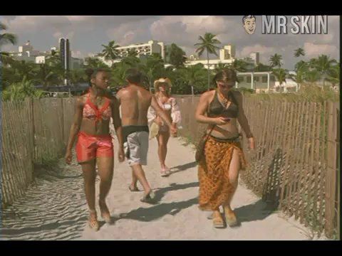 Kelly Clarkson in From Justin to Kelly (2003) Bikini Bikini Sexy 185653