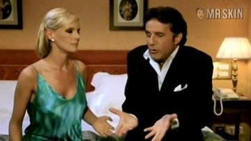 Paula Vázquez in Merry Christmas (2001) Sexy Breasts Sexy 196329