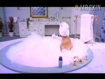 Analía Gadé in La volpe dalla coda di velluto (1971) Butt Breasts Butt 190338