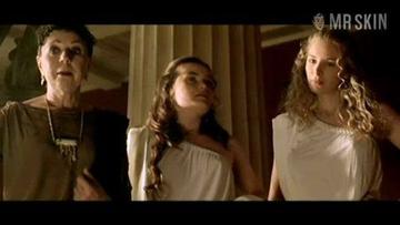 Maribel Verdú in Lisístrata (2002) Butt Butt Lesbian 196382