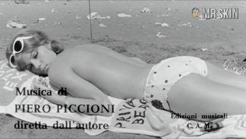 Stefania Sandrelli in I Knew Her Well (1965) Bikini Sexy Bikini Sexy 248917