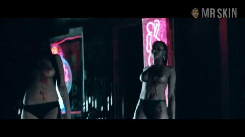 Ana Danilina Naked in Resident Evil: Apocalypse. Breasts. 193813