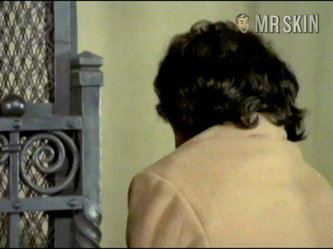Martine Beswick Naked as La Ragazza. Breasts, butt. 194721