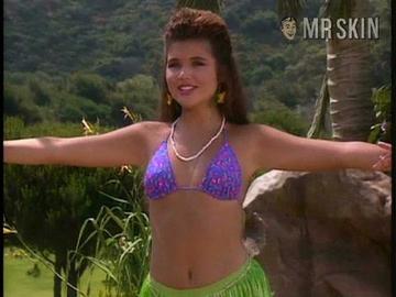 Tiffani-Amber Thiessen, Lark Voorhies in Saved by the Bell: Hawaiian Style (1992) Bikini Bikini Sexy 217381