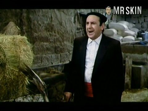 María José Nieto in Los autonómicos (1982) Breasts Breasts Bush 193823