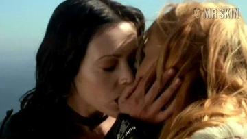 Alyssa Milano in Kiss the Bride (2002) Sexy Lesbian Sexy 194255