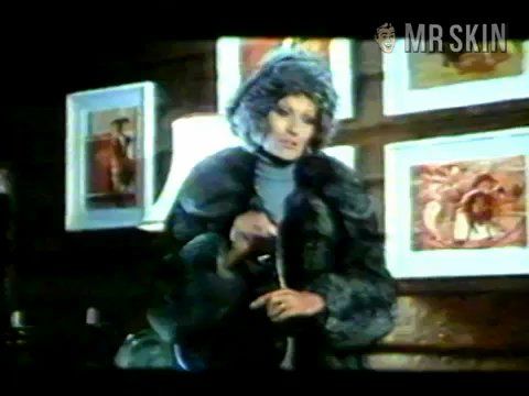 Nadiuska Naked in La amante perfecta. Breasts, butt, thong. 193783
