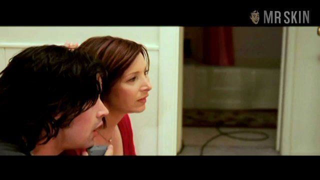Tamara Davies in Happy Endings (2005) Breasts Breasts 199521