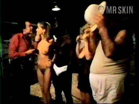 Núria Hosta in La rubia del bar (1986) Breasts Butt Breasts Butt 195904
