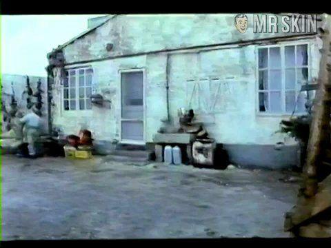 Elena Sofia Ricci in Ne parliamo lunedì (1990) Breasts Breasts Sexy 196274