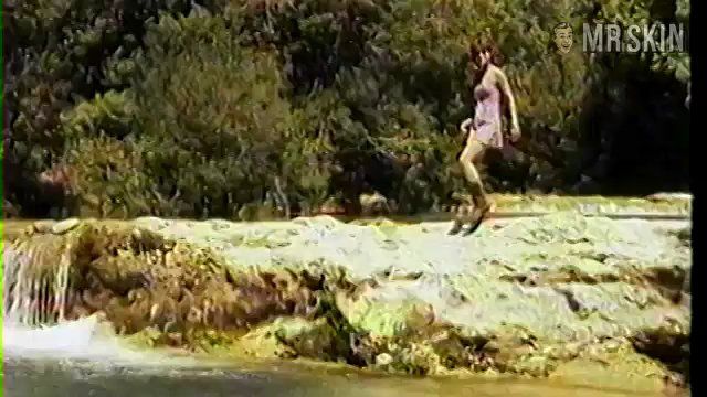Silke Nude as Kelly. Breasts, underwear*. 196886