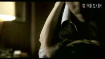 Illeana Douglas in Point of Origin (2002) Underwear Breasts Sexy 203047