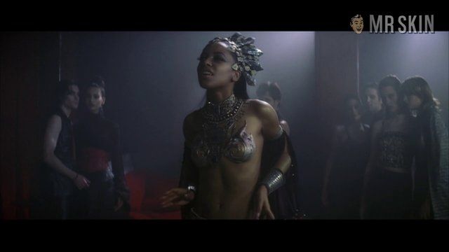 Sexiest Scenes of Akasha from Queen of the Damned. Sexy. 210269