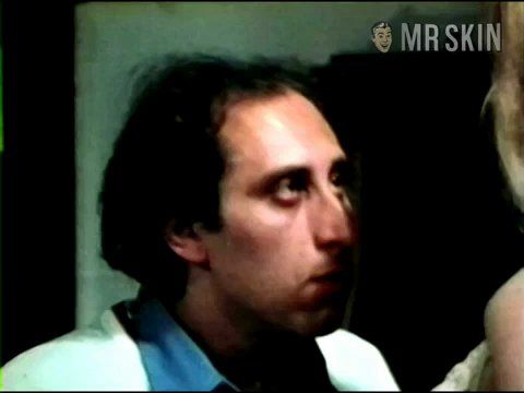 Elizabeth Turner in La dottoressa sotto il lenzuolo (1976) Breasts Breasts 197708