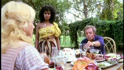 Zeudi Araya Naked in Tesoro mio. Breasts, butt, sexy. 198109