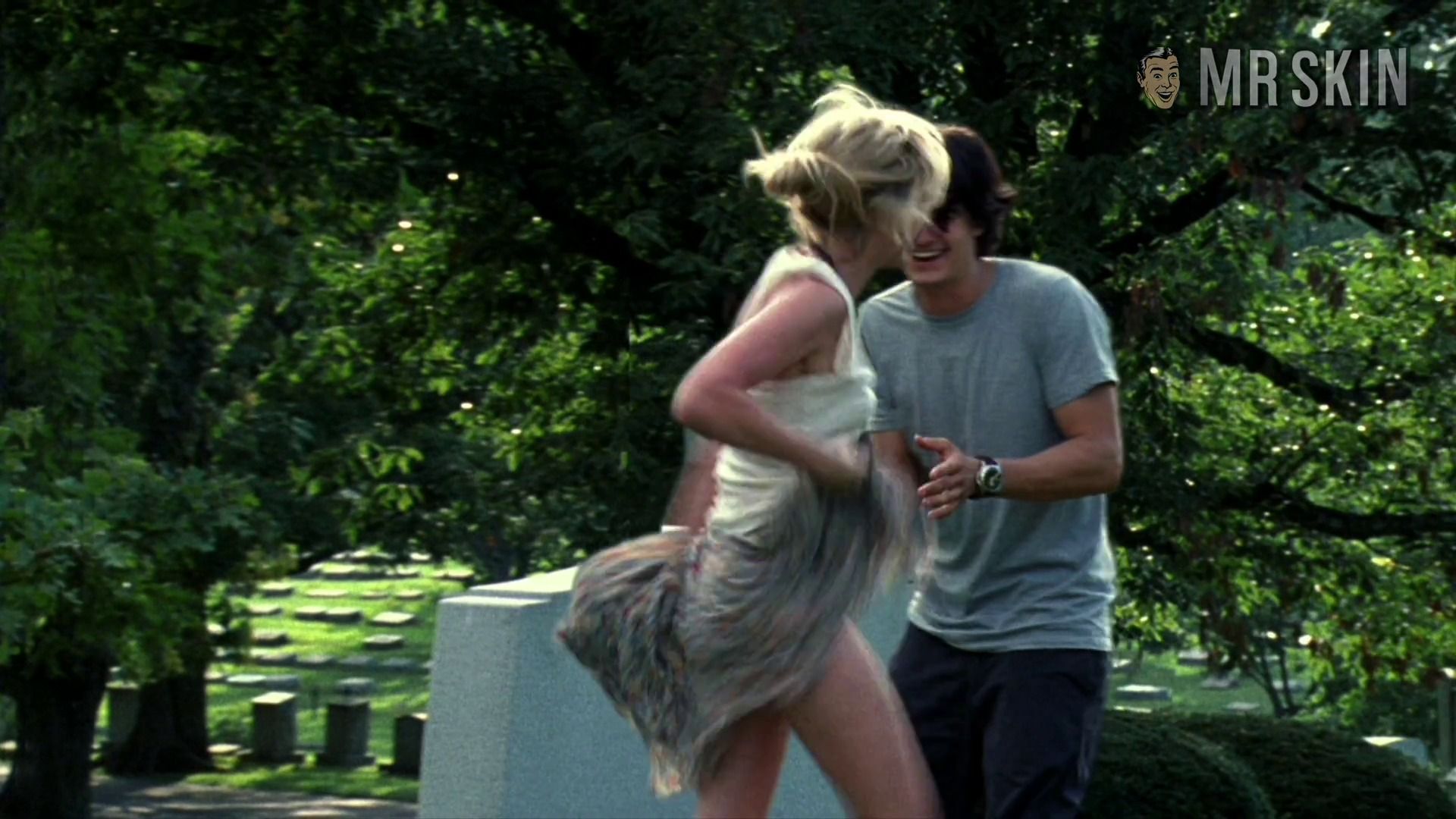 Hottest Kirsten Dunst Scene in Elizabethtown. Underwear, sexy. 200600