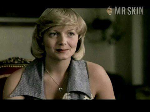 Vivi Rau in Hopla på sengekanten (1976) Breasts Breasts Bush 199477