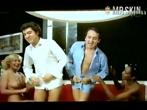 África Pratt Nude in Los Bingueros. Breasts, Butt, Bush. 199456
