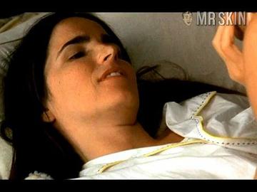 Malu Mader in Sexo, Amor e Traição (2004) Butt Breasts Butt 199579