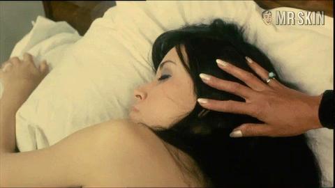 Nathalie Vernier Nude in L' Etreinte. Breasts, butt, underwear*. 206884