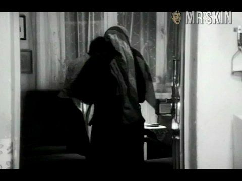 Gyöngyvér Vigh Naked in Örökbefogadás. Butt, breasts. 200125