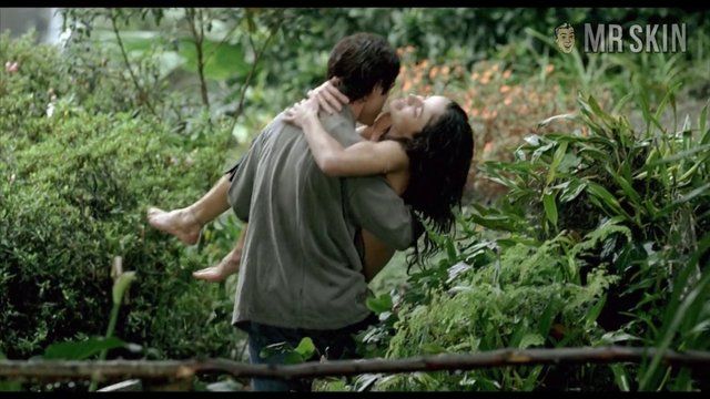 Flora Martinez Naked in Rosario Tijeras. Breasts, bush, butt. 209647