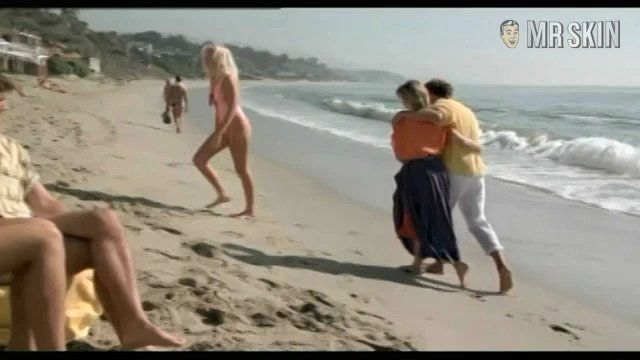Sexiest Scenes of Alexis Cash from Hunk. Bikini. 204833