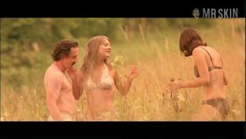 Marion Cotillard, Mélanie Laurent in Dikkenek (2006) Underwear Bikini Bikini Breasts 218046