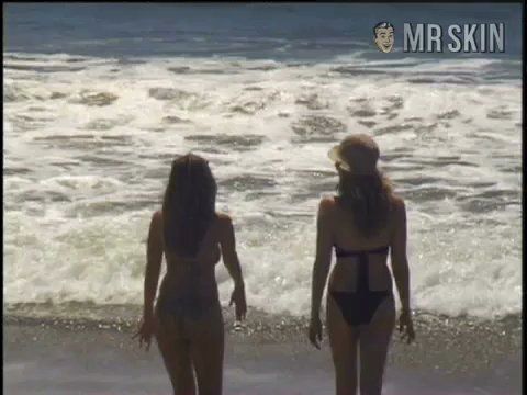 Sexiest Scenes of Suzy Klein from Brain Blockers. Bikini, sexy. 205907