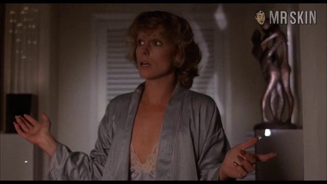 Susan Saint James in Love at First Bite (1979) Sexy Underwear Sexy Underwear 208569
