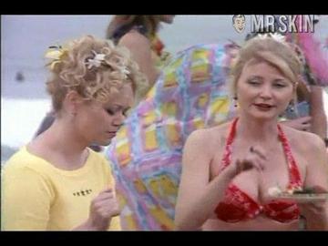 Beth Broderick in Sabrina, the Teenage Witch (1996-2001) Bikini Bikini Sexy 212356