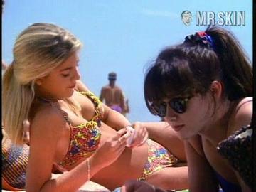 Tori Spelling in Beverly Hills, 90210 (1990-2000) Bikini Bikini Sexy 214446