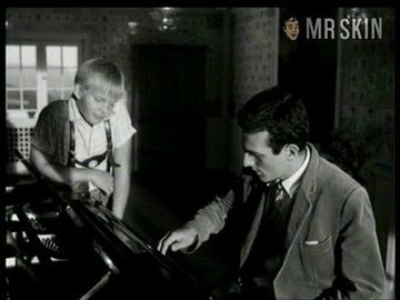 Ute Cremer in Die zweite Heimat – Chronik einer Jugend (1992-1993) Full Frontal Breasts Bush 225909