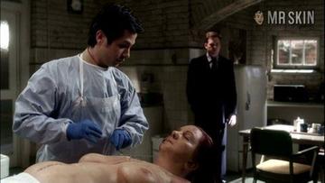 Lee Garlington Naked in Six Feet Under. Breasts. 212767