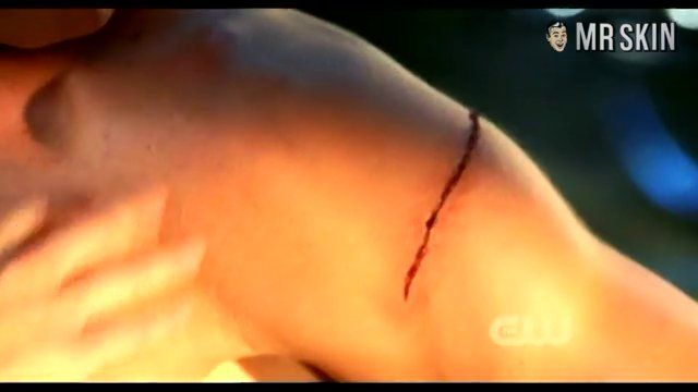 Sexiest Erica Durance Scene in Smallville. Sexy, bikini, underwear. 213733