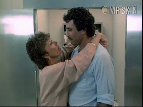 Carol Burnett in Magnum, P.I. (1980-1988) Sexy Sexy 211940