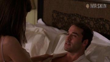 Perrey Reeves in Entourage (2004-2011) Sexy Underwear Bikini Breasts 216331