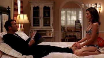 Perrey Reeves in Entourage (2004-2011) Underwear Bikini Breasts 214208