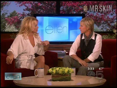 Pamela Anderson in Ellen: The Ellen DeGeneres Show (2013-2015) Bikini Sexy Bikini Sexy 214924