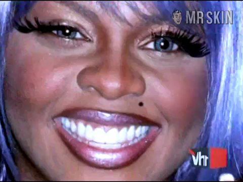 Lil' Kim in VH1's 100 Greatest Red Carpet Moments (2004) Breasts Sexy Breasts Sexy 212533