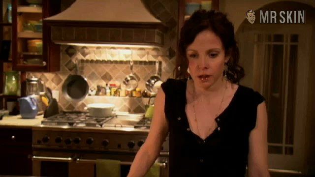 Sexiest Scenes of Nancy Botwin from Weeds. Underwear, breasts, bush. 214229